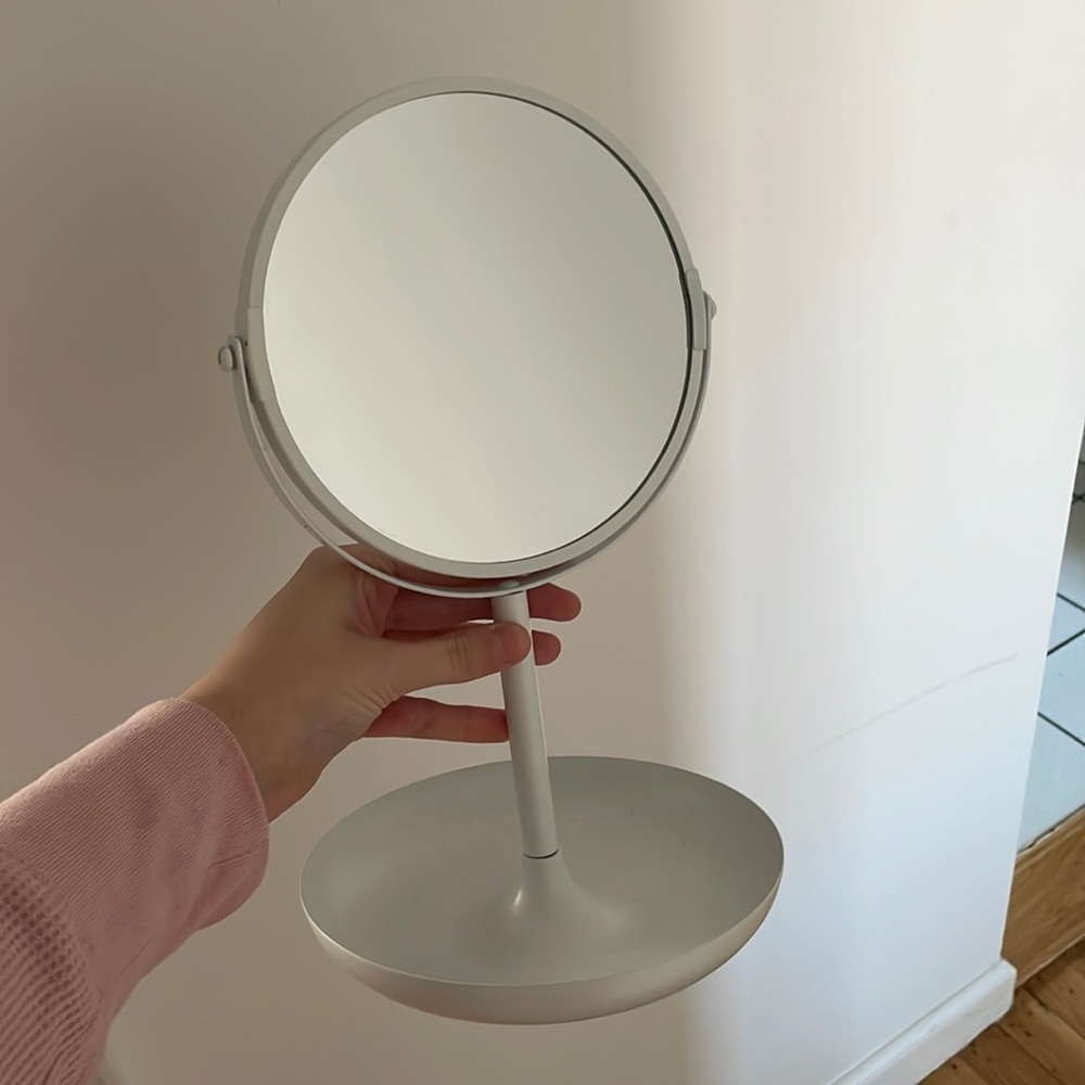 mirror with space